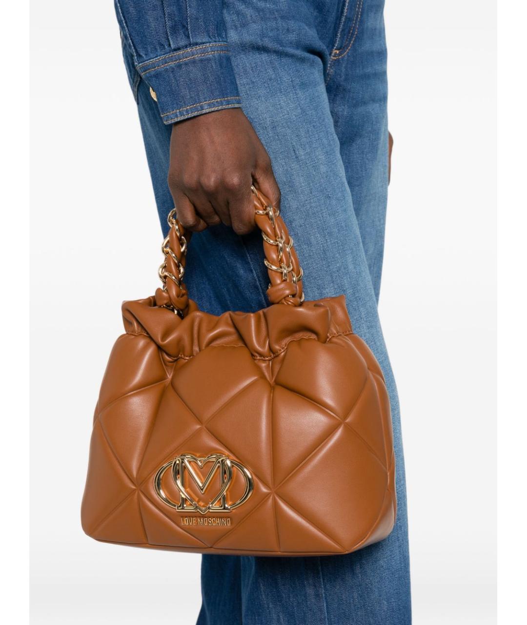 LOVE MOSCHINO Коричневая сумка с короткими ручками из искусственной кожи, фото 2
