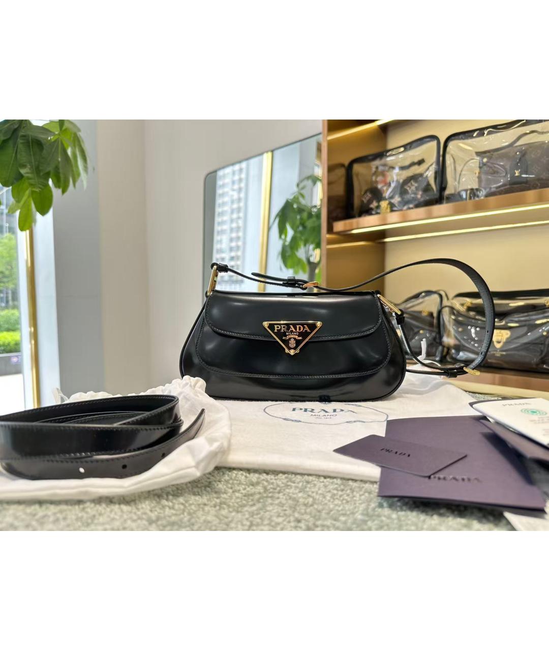 PRADA Черная кожаная сумка через плечо, фото 2