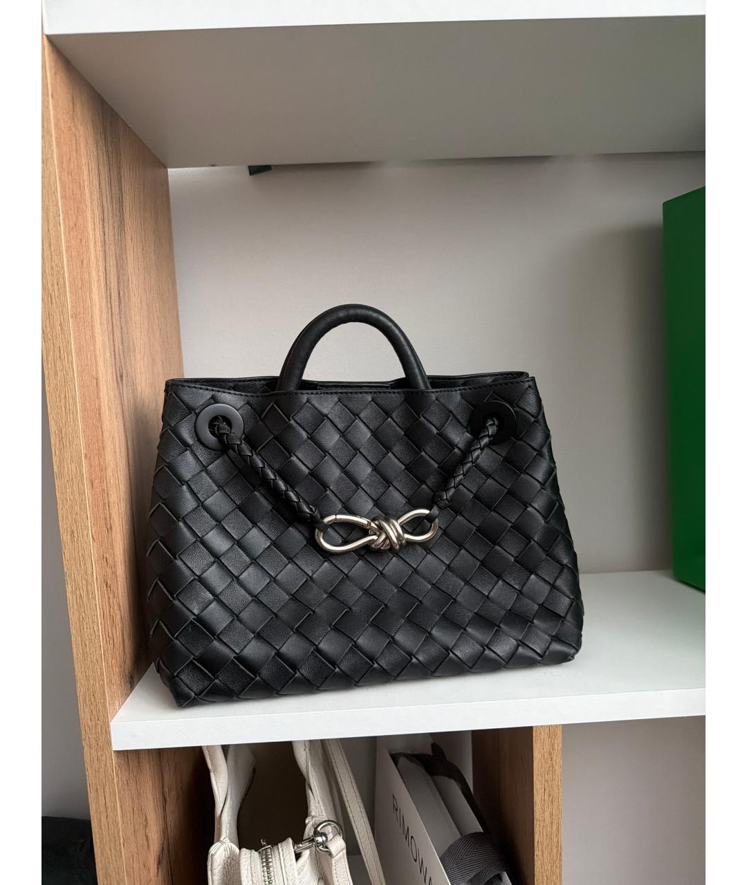 BOTTEGA VENETA Черная кожаная сумка через плечо, фото 5