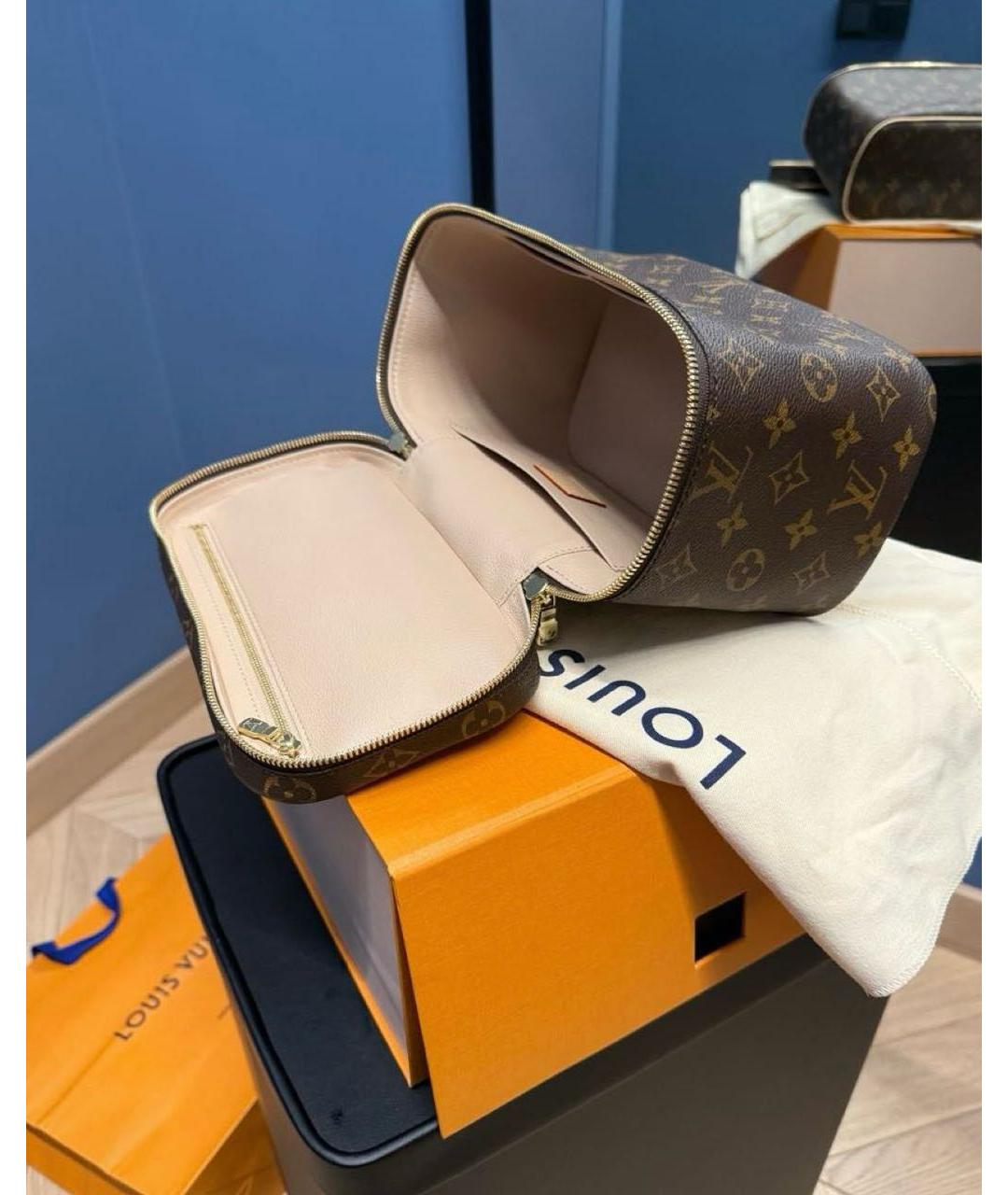 LOUIS VUITTON Коричневая косметичка, фото 8