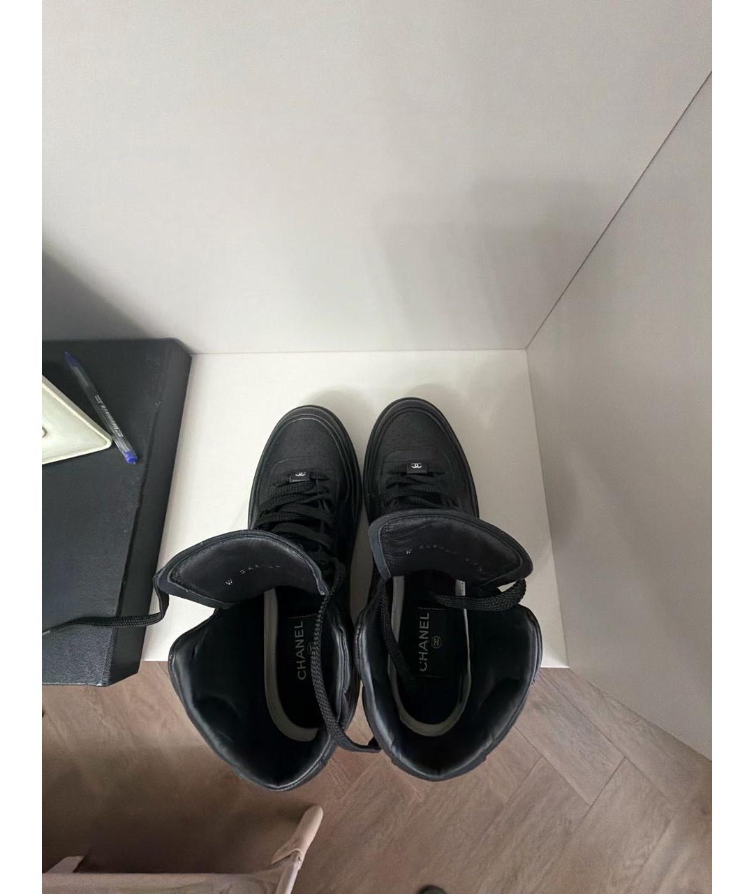 CHANEL Черные кожаные кроссовки, фото 3