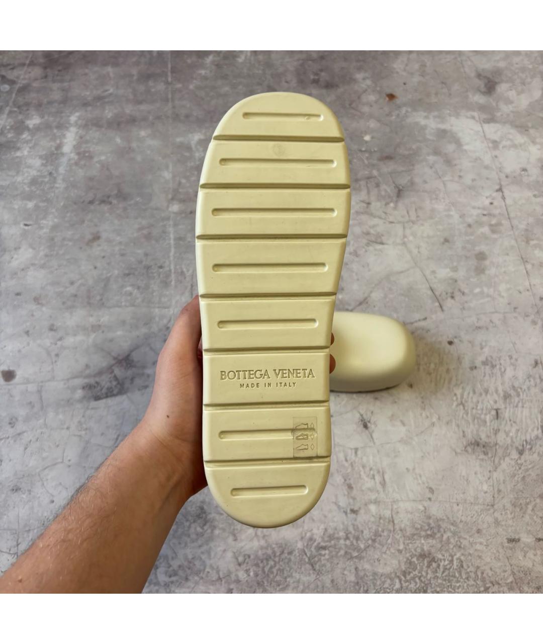 BOTTEGA VENETA Бежевые резиновые сандалии, фото 6