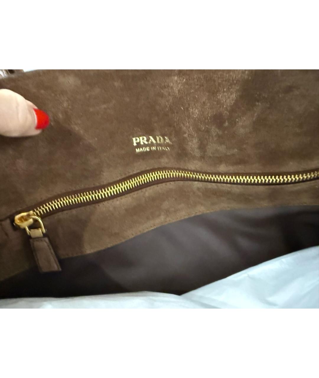 PRADA Коричневая замшевая сумка с короткими ручками, фото 4