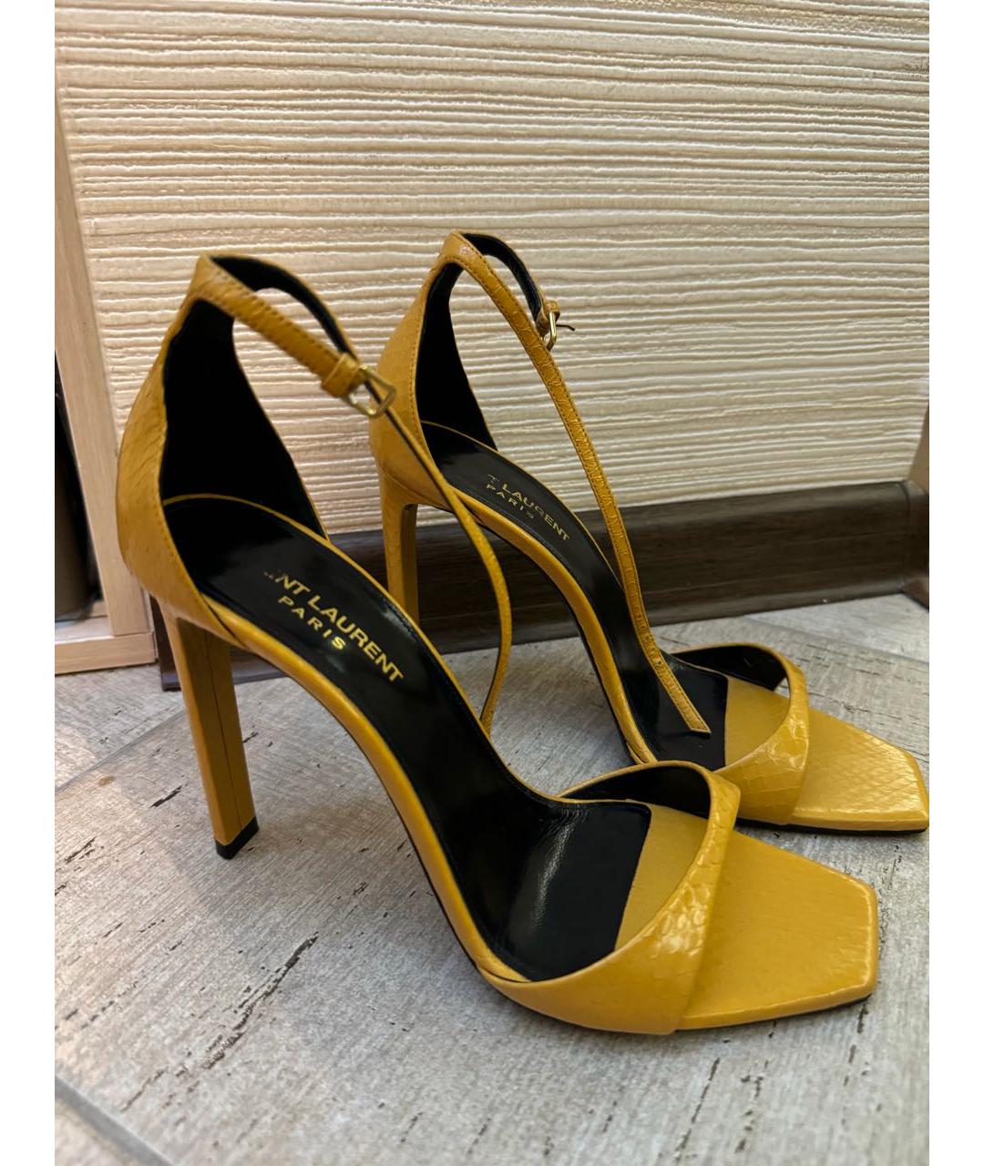 SAINT LAURENT Горчичные босоножки из экзотической кожи, фото 3