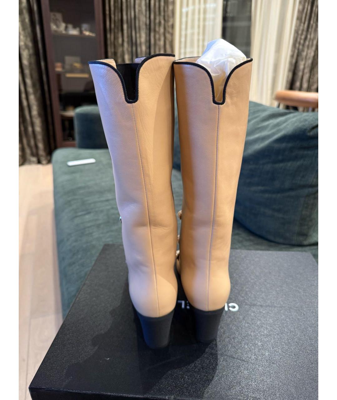 CHANEL Бежевые кожаные сапоги, фото 4