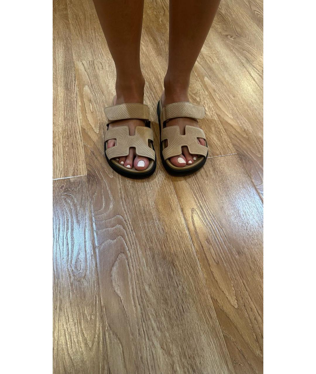 HERMES Бежевые замшевые сандалии, фото 7