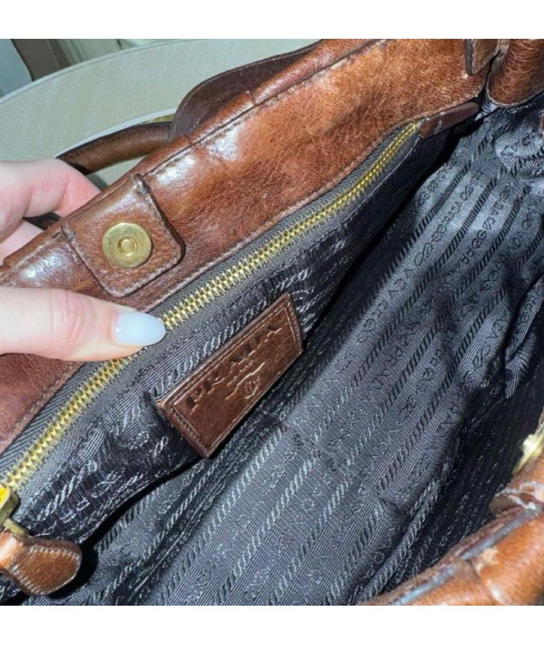 PRADA Коричневая кожаная сумка с короткими ручками, фото 4