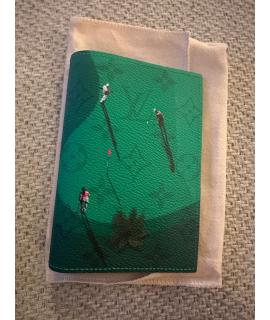 LOUIS VUITTON Обложка/футляр