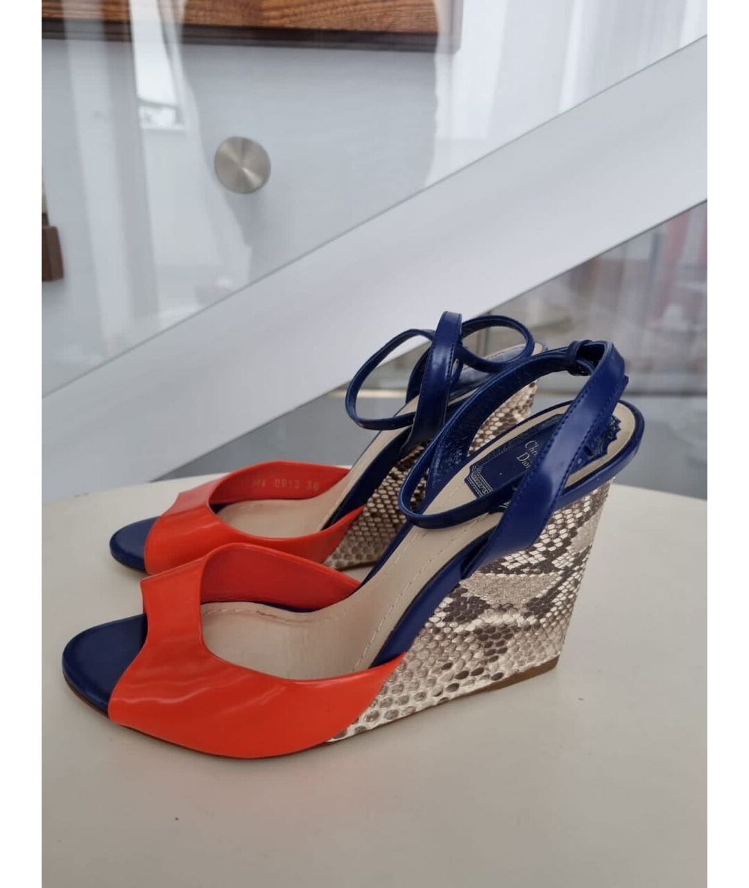 CHRISTIAN DIOR Босоножки из лакированной кожи, фото 3