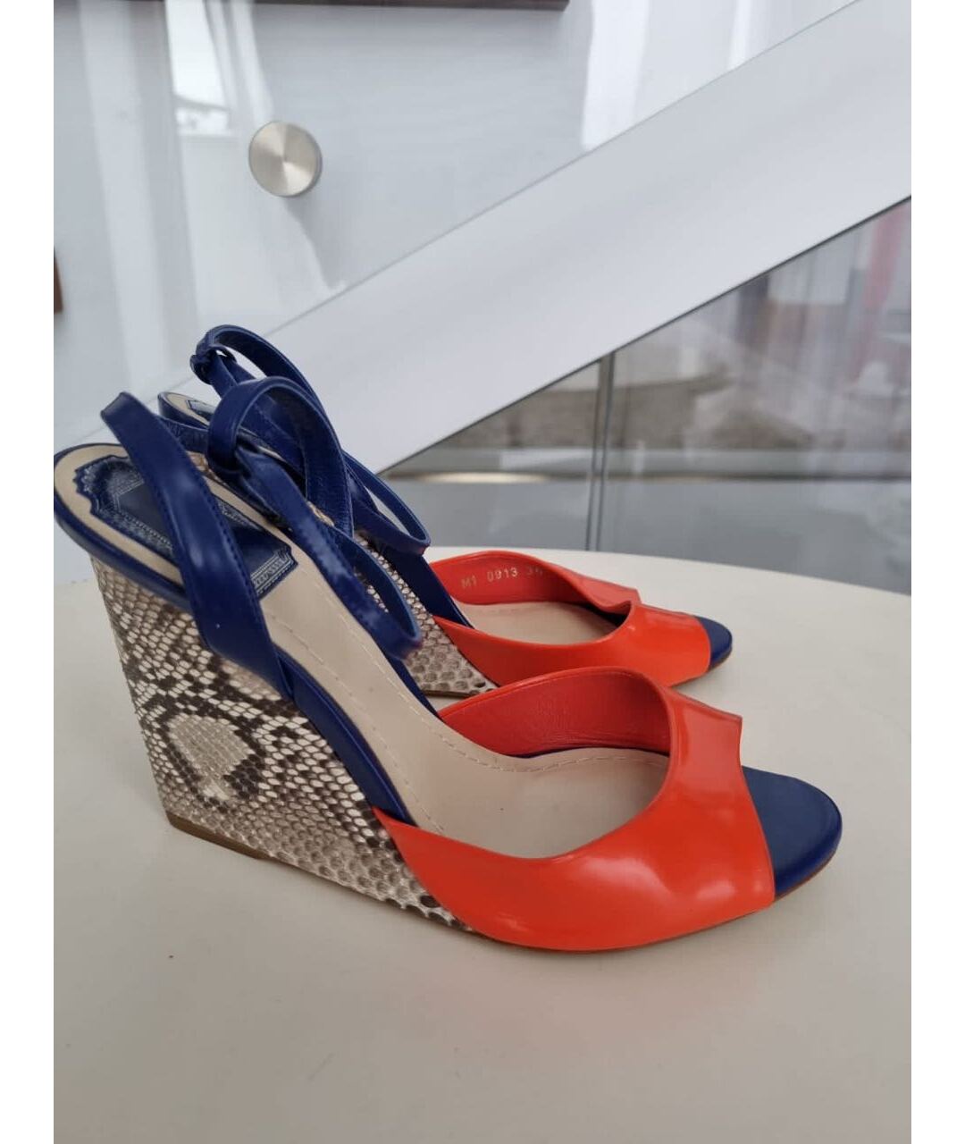 CHRISTIAN DIOR Босоножки из лакированной кожи, фото 9