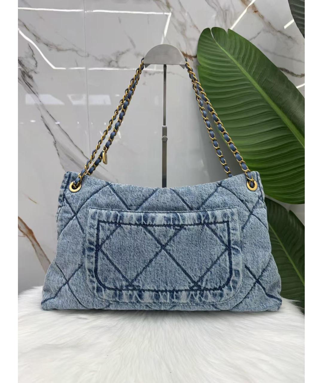CHANEL Голубая деним сумка с короткими ручками, фото 4
