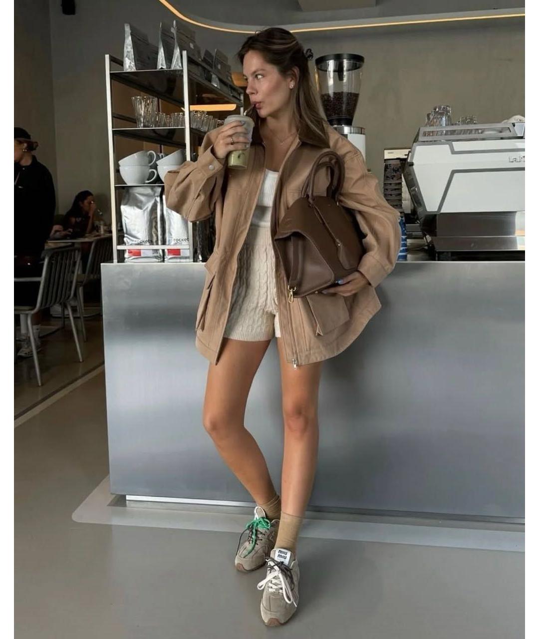 MIU MIU Бежевые замшевые кроссовки, фото 3