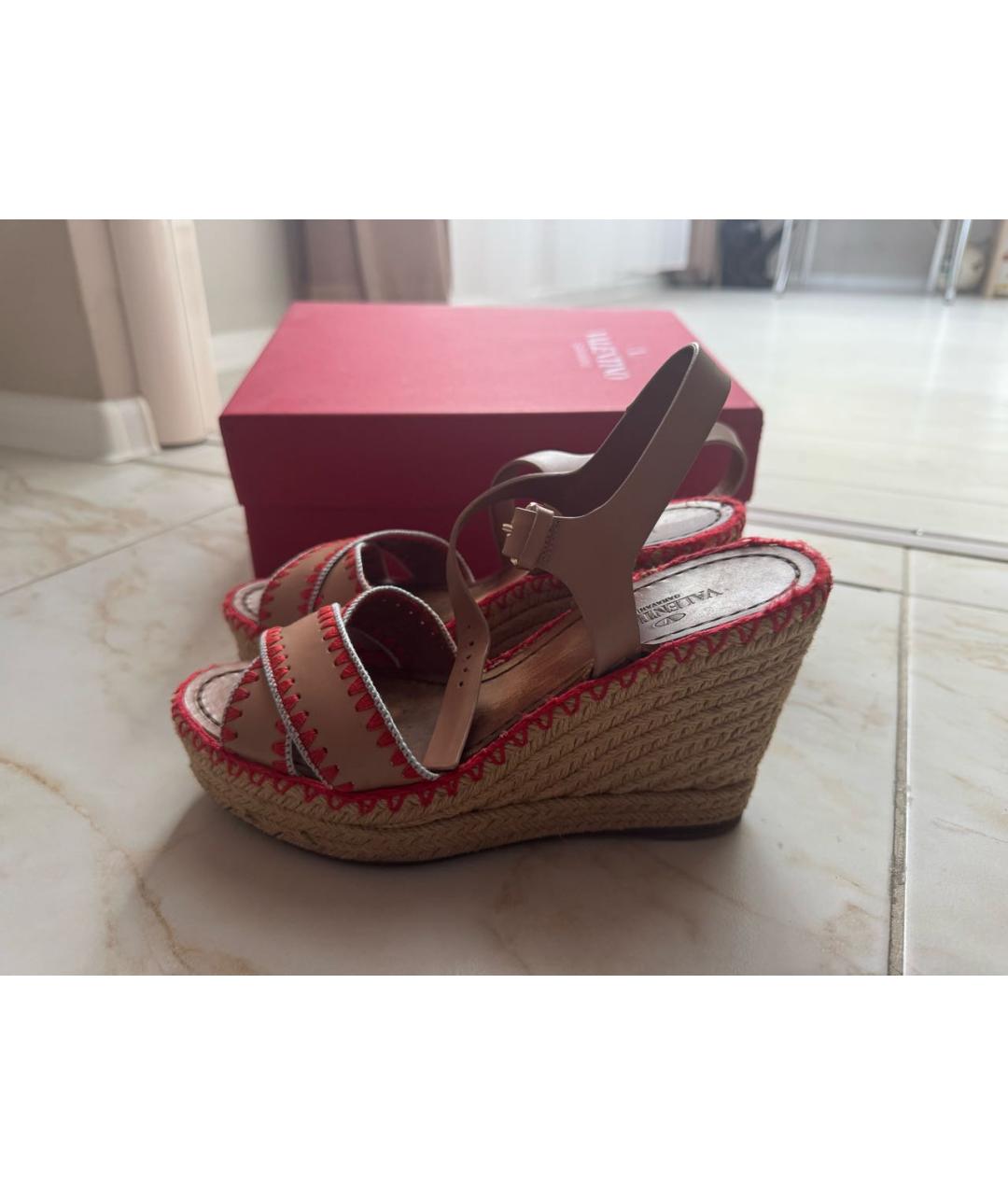 VALENTINO Бежевые босоножки, фото 7