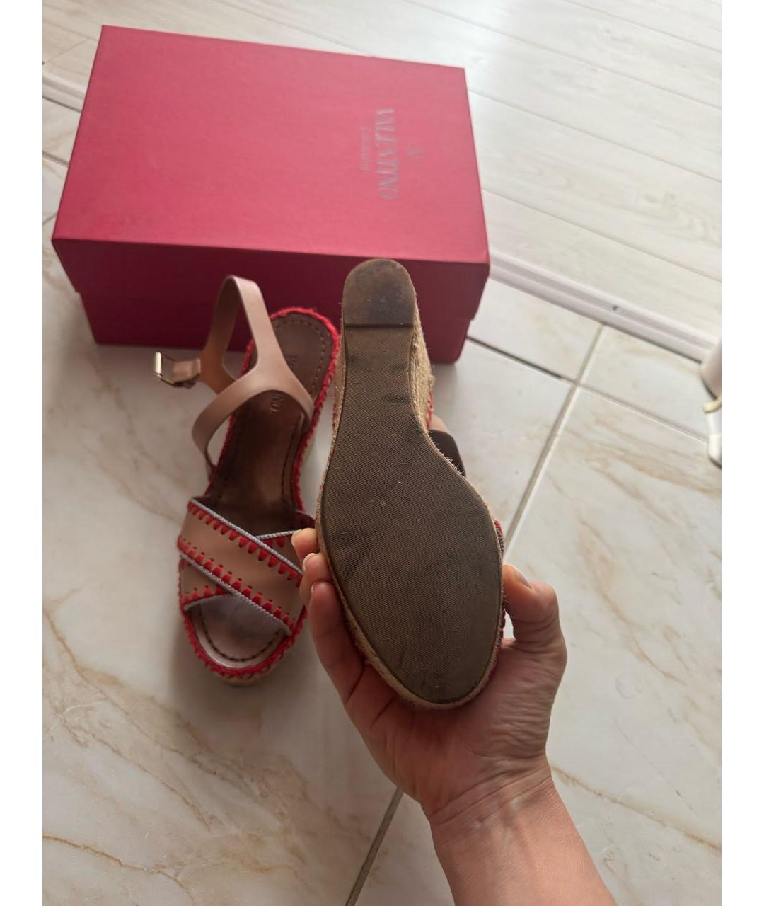 VALENTINO Бежевые босоножки, фото 6