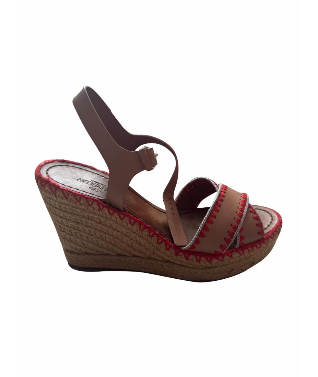 VALENTINO Бежевые босоножки, фото 1