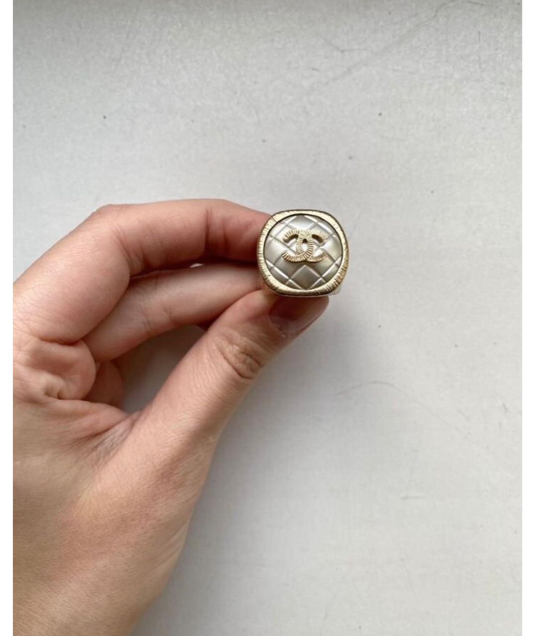 CHANEL Золотое металлическое кольцо, фото 3