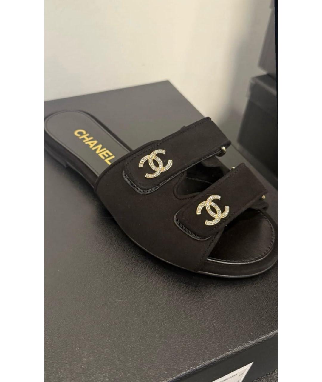 CHANEL Черные замшевые шлепанцы, фото 2