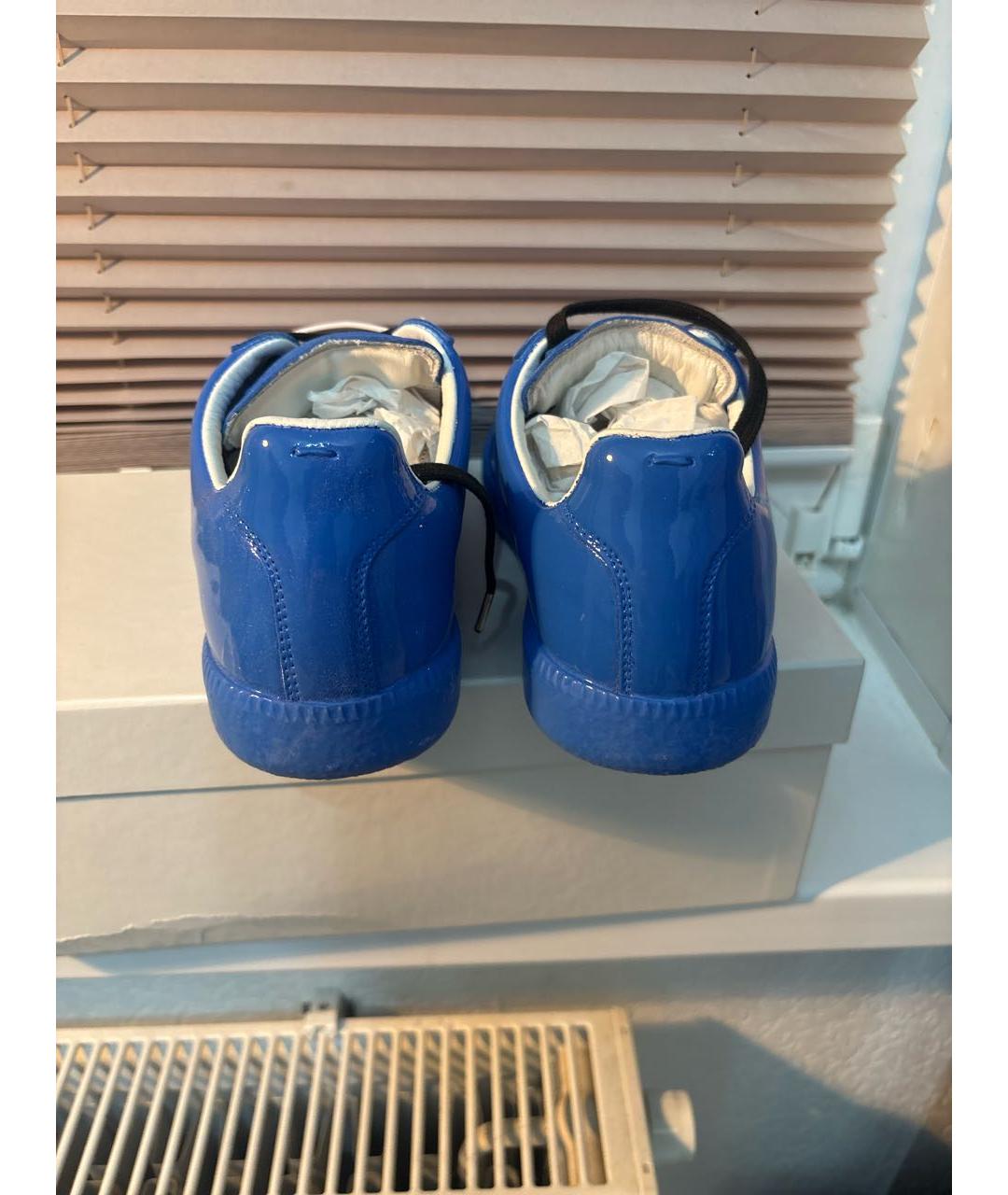 MAISON MARGIELA Синие кеды из лакированной кожи, фото 4