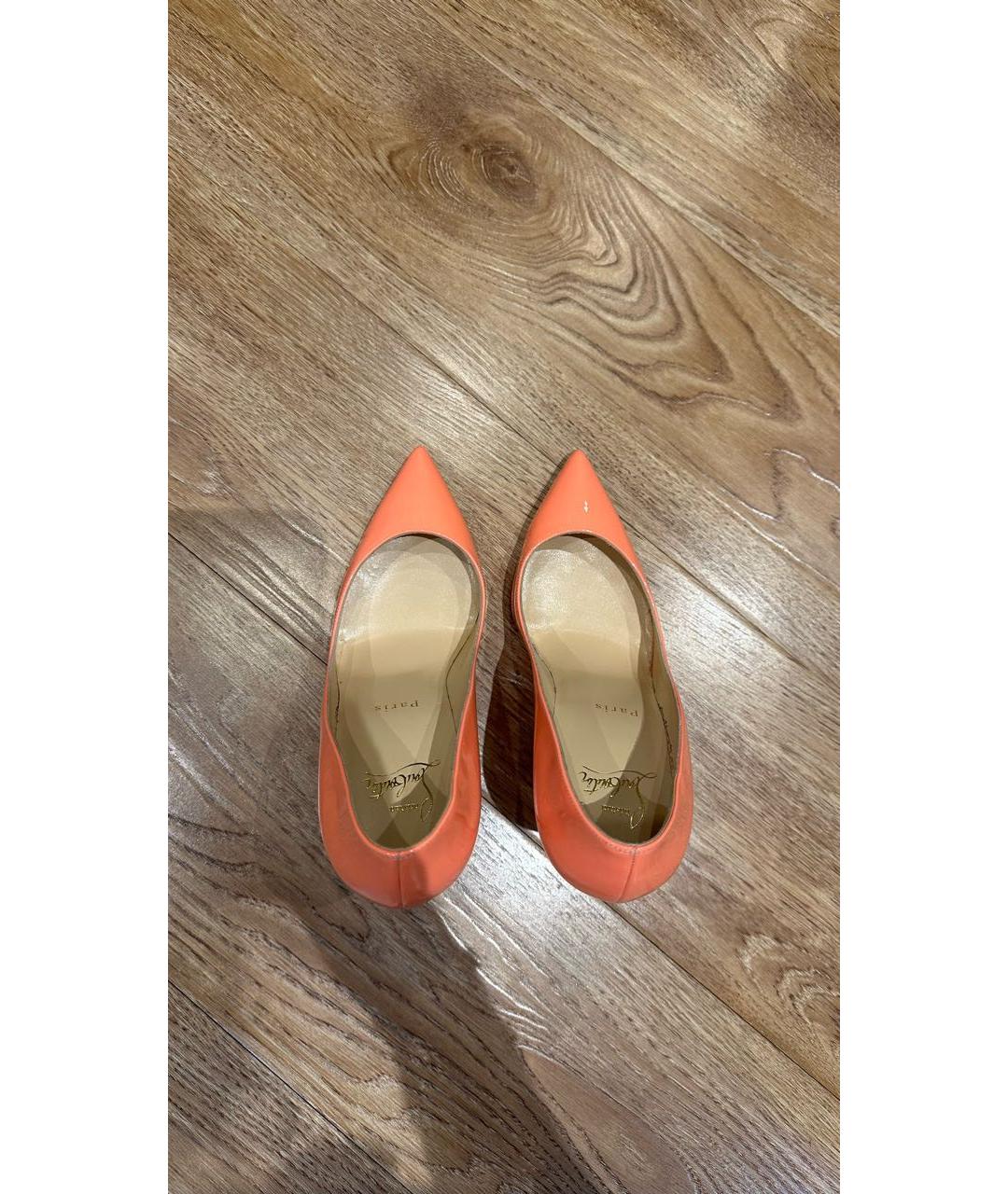 CHRISTIAN LOUBOUTIN Коралловые туфли из лакированной кожи, фото 3