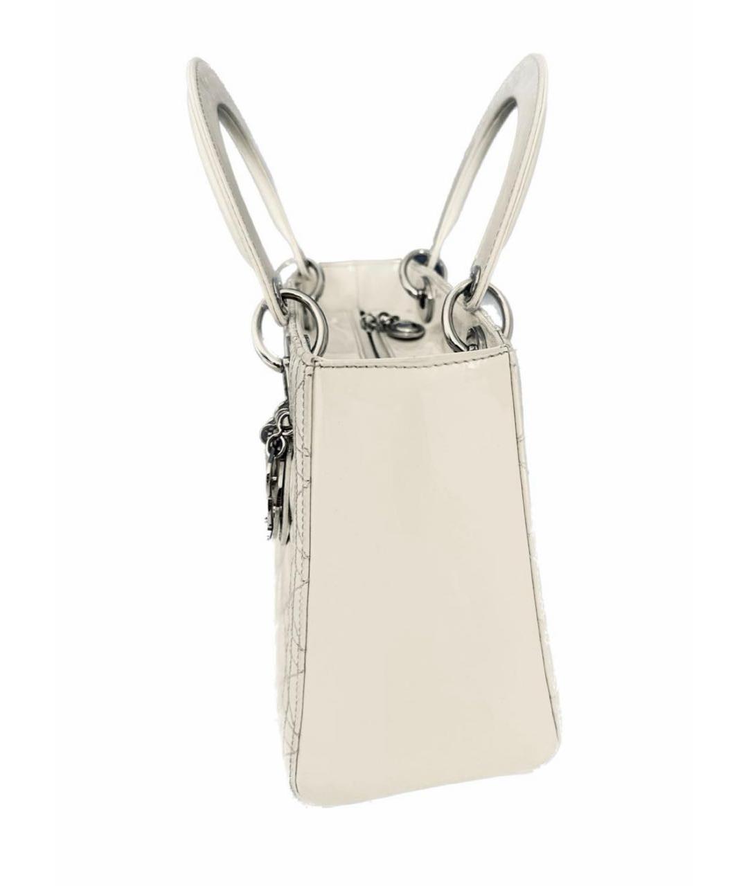 CHRISTIAN DIOR Бежевая сумка с короткими ручками из лакированной кожи, фото 4