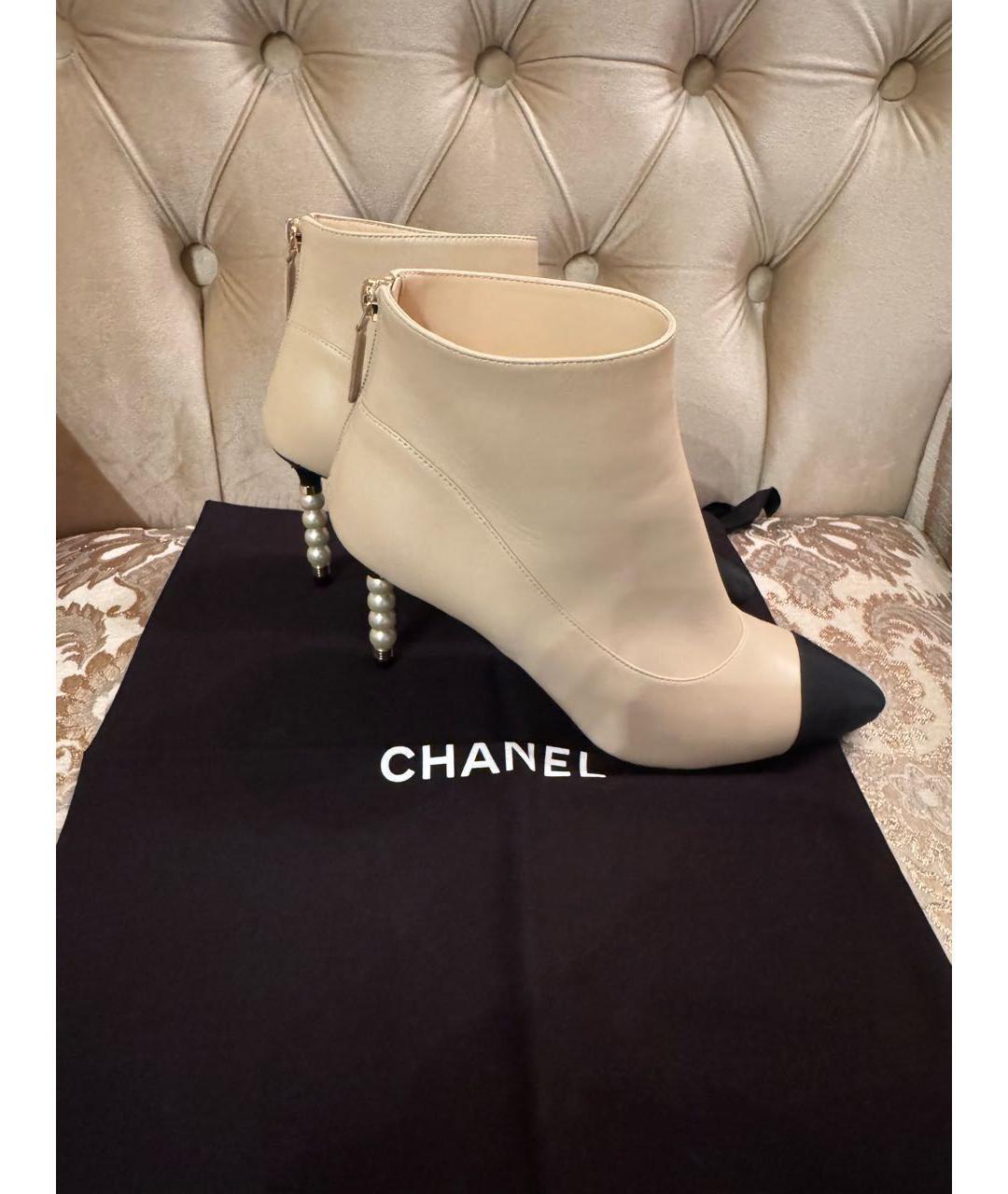 CHANEL Бежевые кожаные ботильоны, фото 6