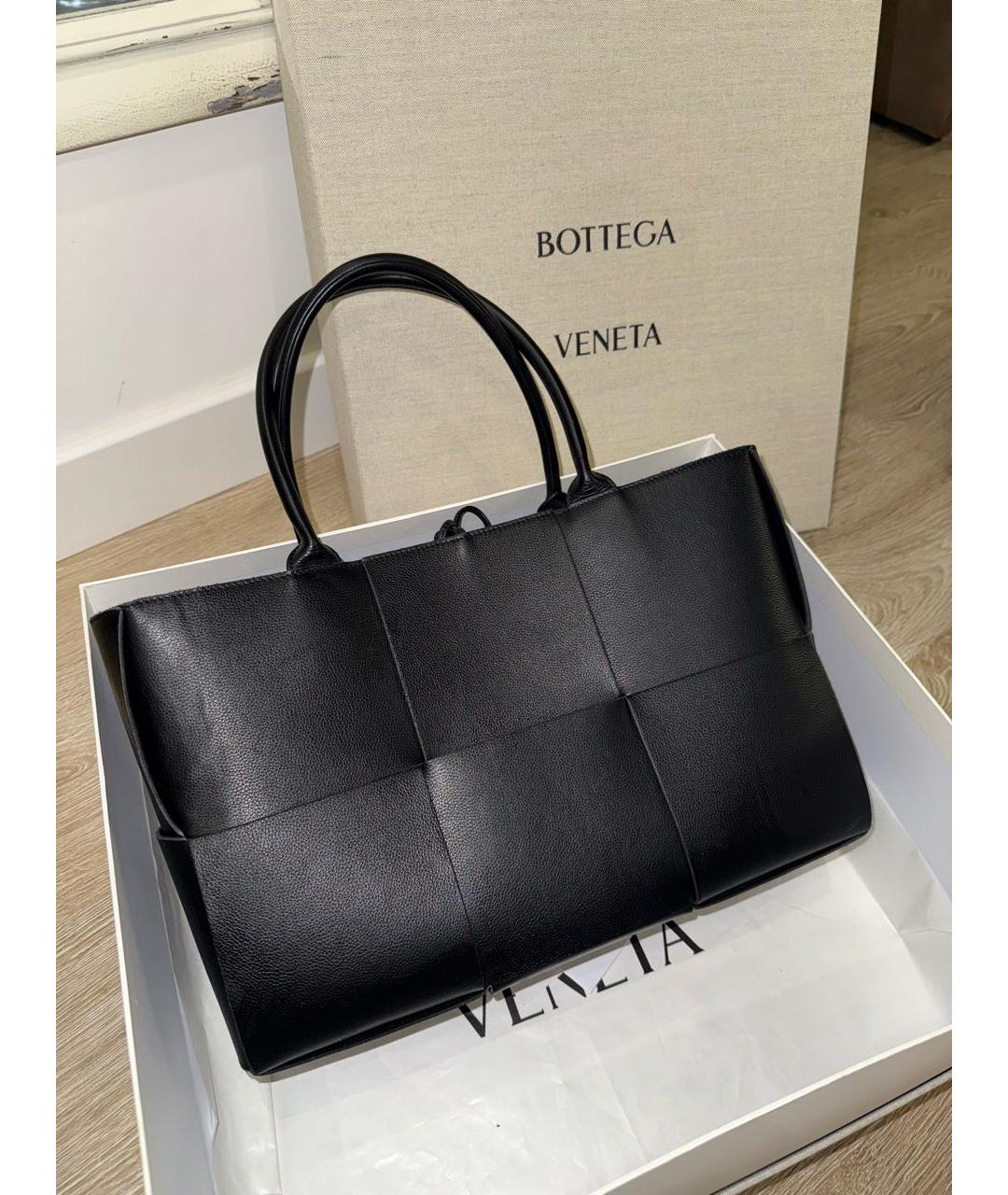 BOTTEGA VENETA Черная кожаная сумка тоут, фото 2