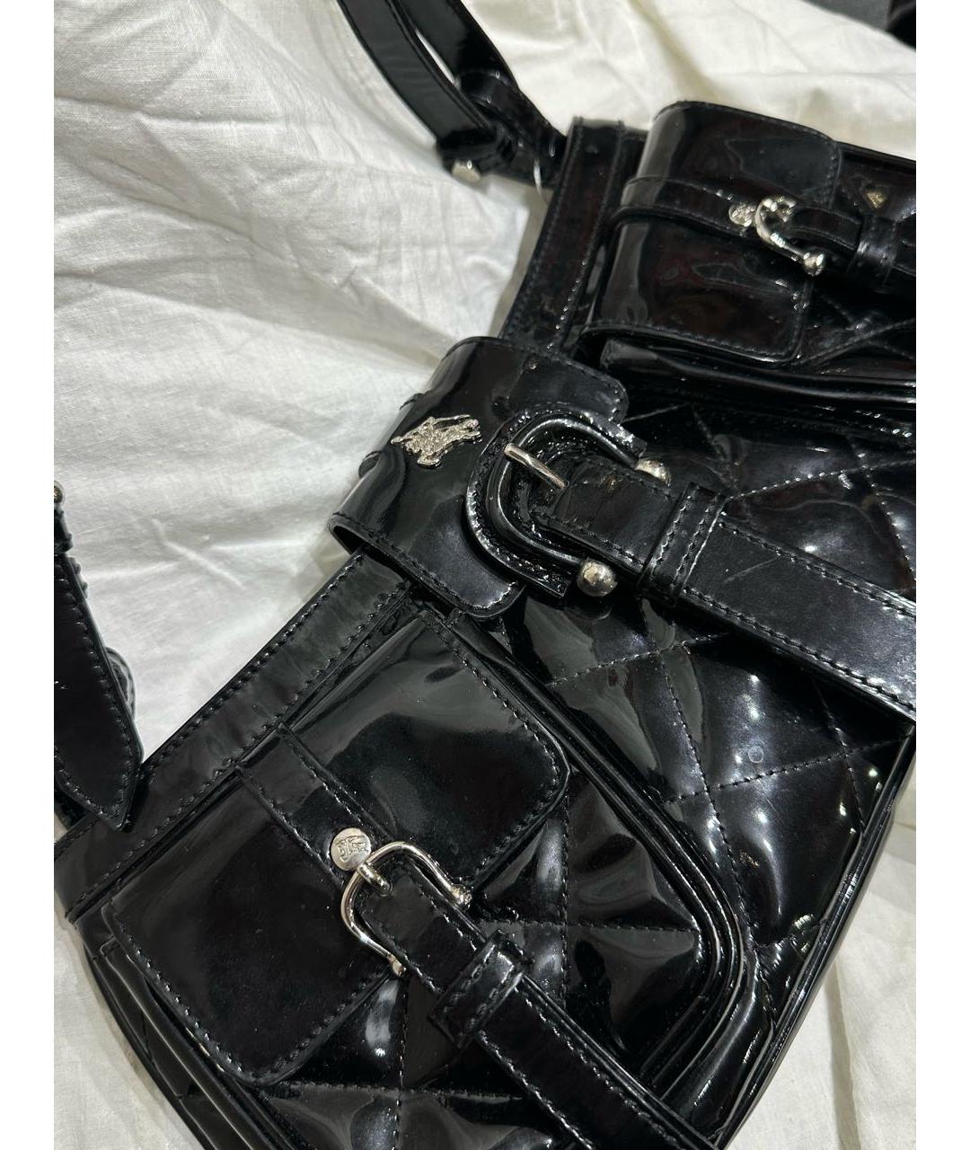 BURBERRY Черная сумка с короткими ручками из лакированной кожи, фото 4