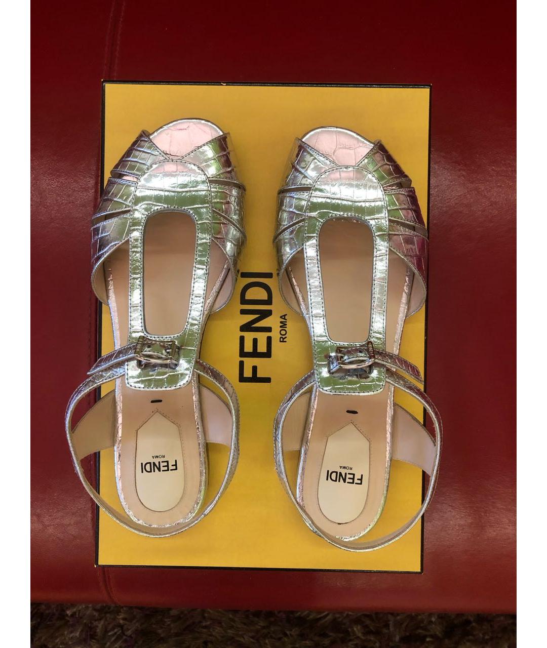 FENDI Серебряные кожаные сандалии, фото 3