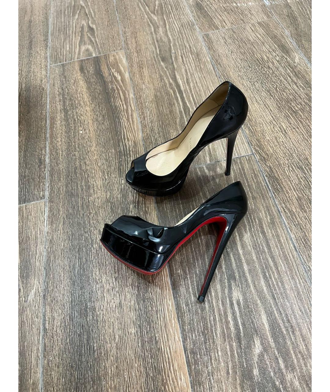 CHRISTIAN LOUBOUTIN Черные туфли из лакированной кожи, фото 2