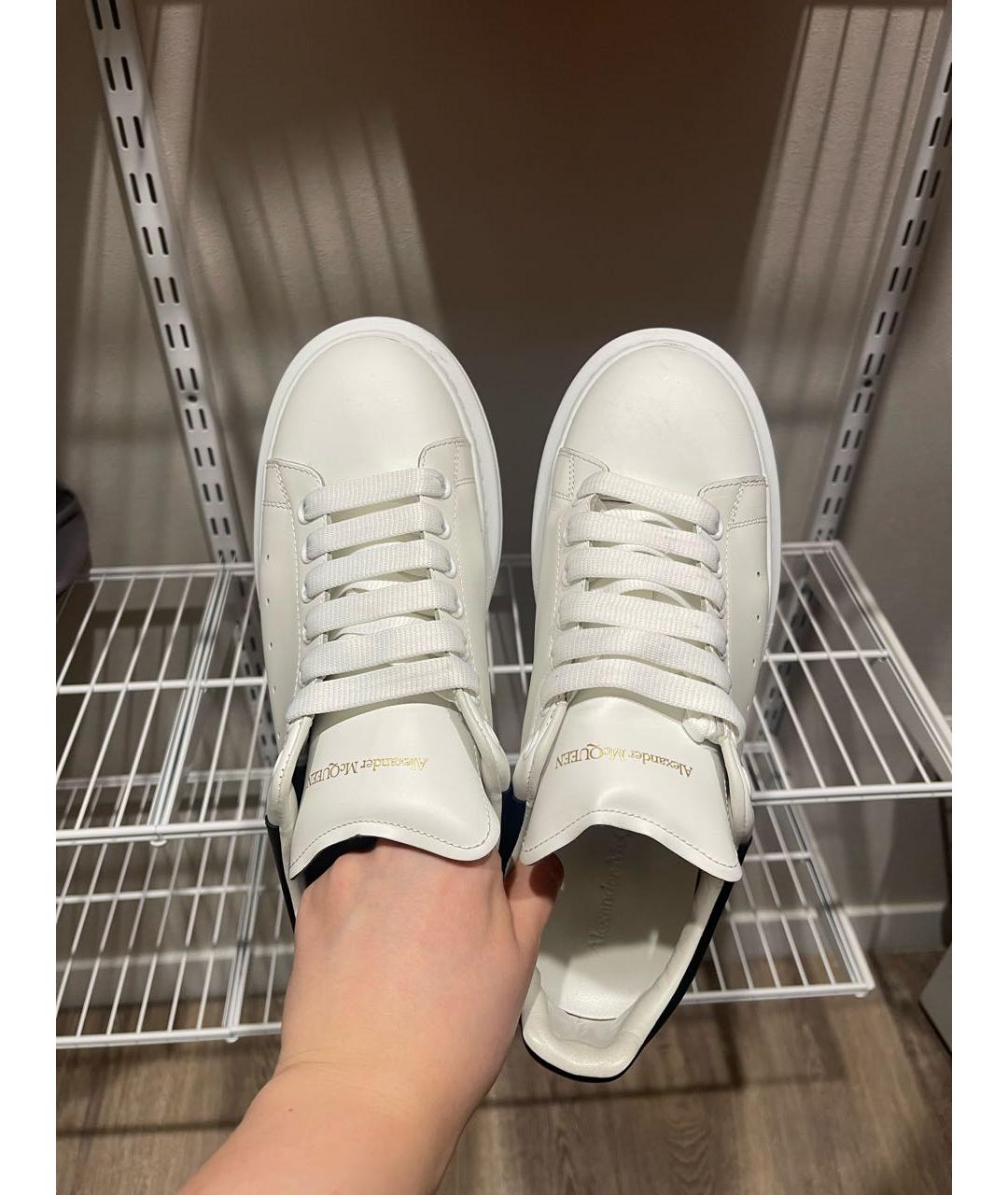 ALEXANDER MCQUEEN Белые кожаные низкие кроссовки / кеды, фото 3