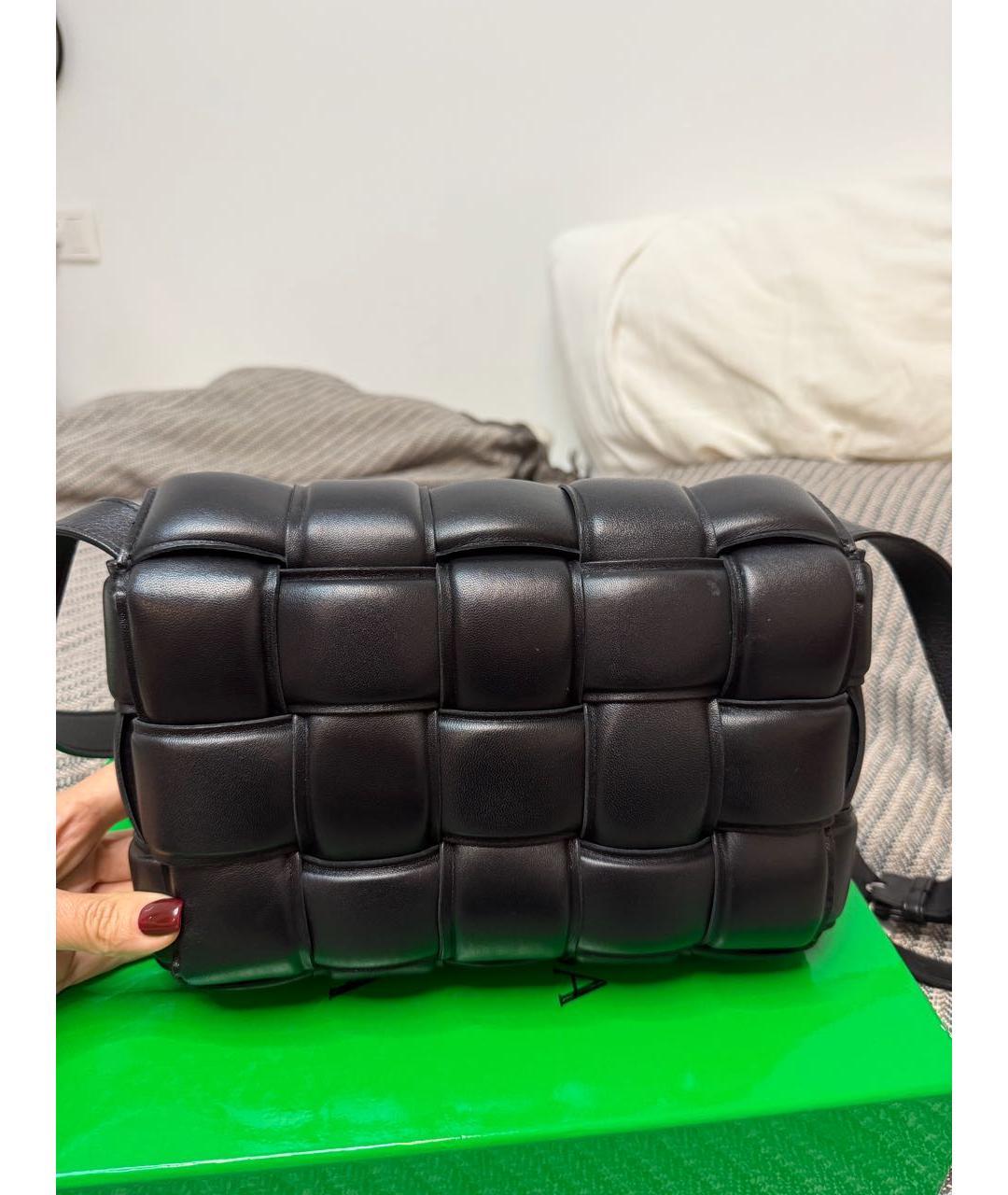 BOTTEGA VENETA Черная кожаная сумка через плечо, фото 4