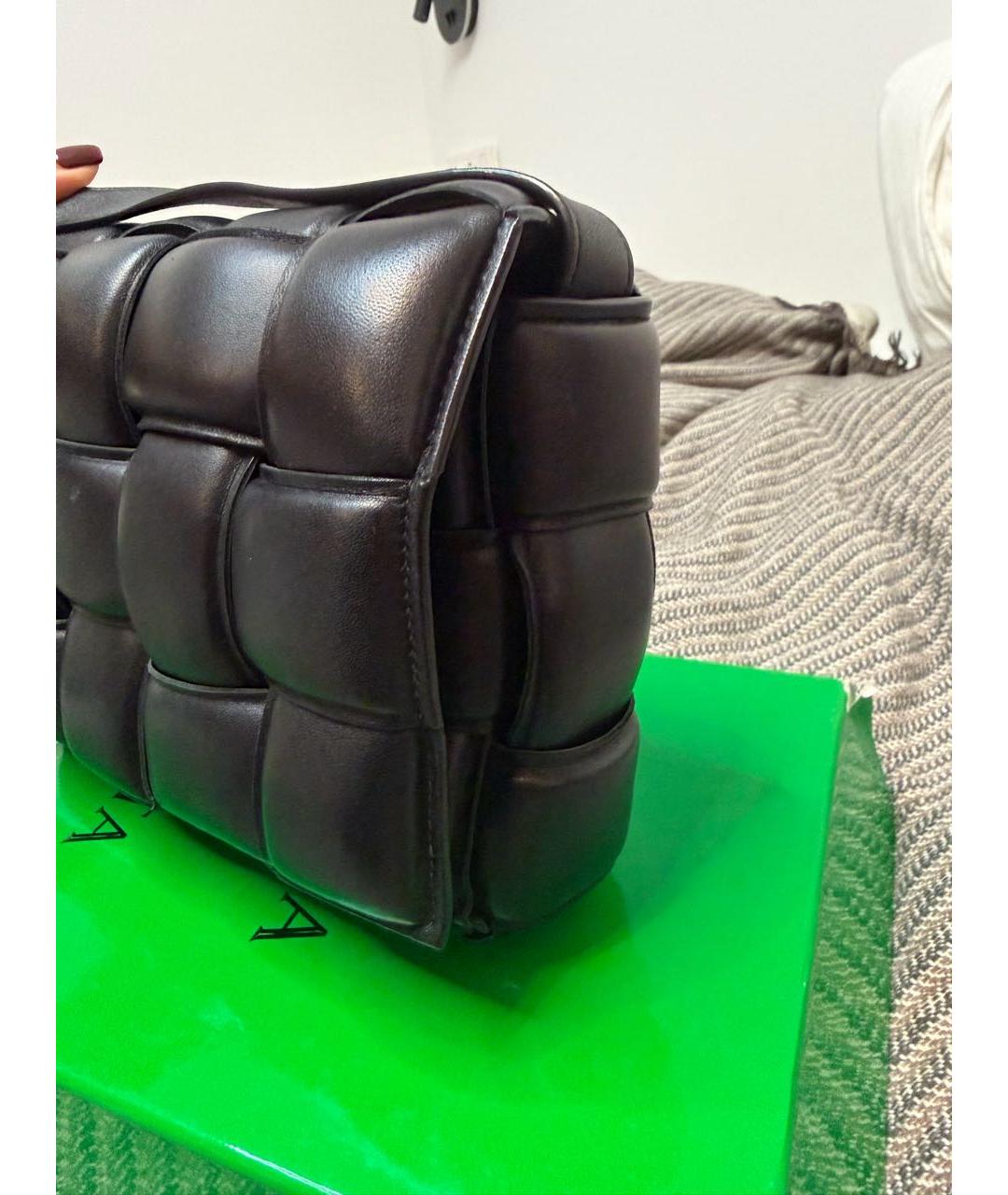 BOTTEGA VENETA Черная кожаная сумка через плечо, фото 6