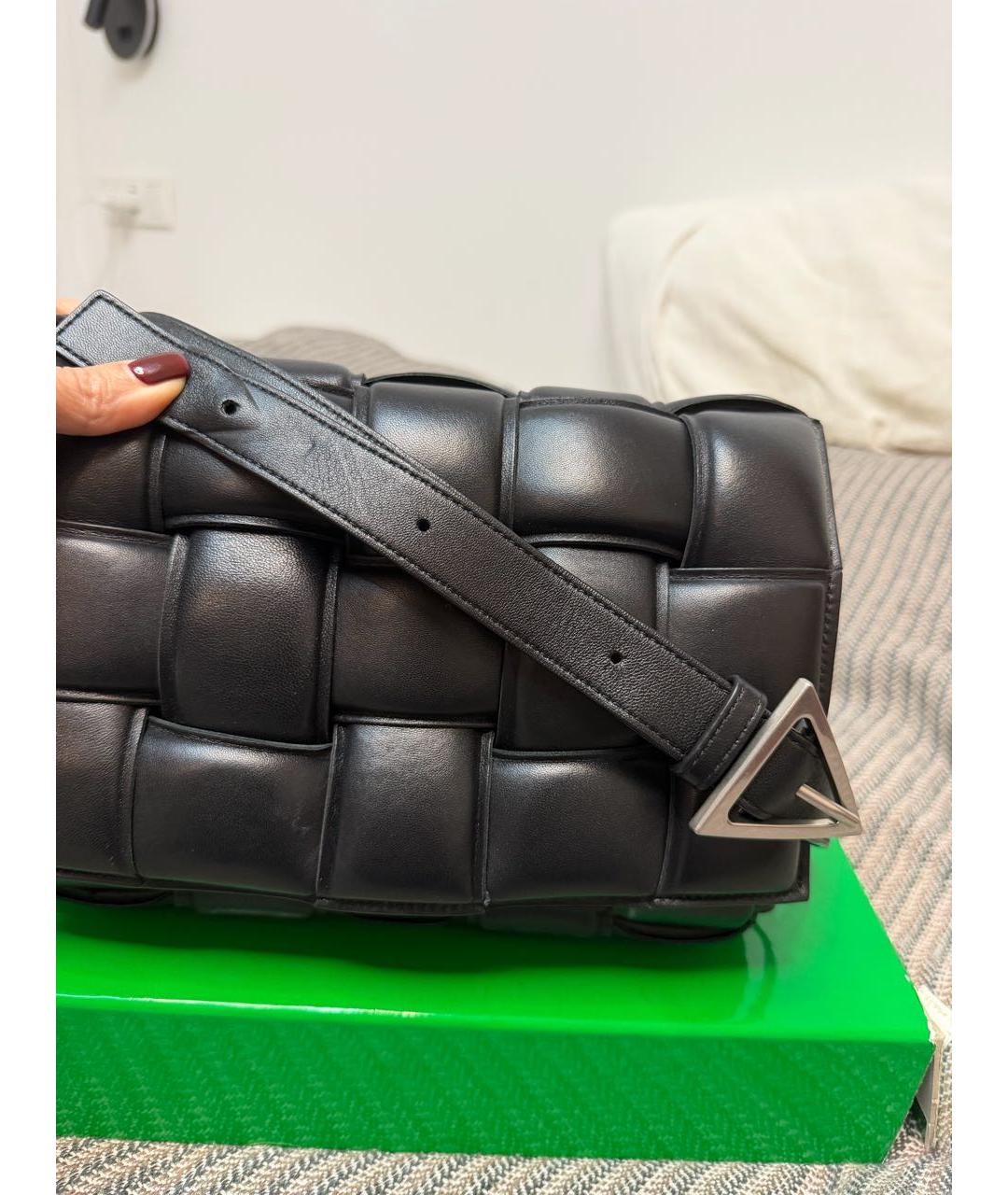 BOTTEGA VENETA Черная кожаная сумка через плечо, фото 7