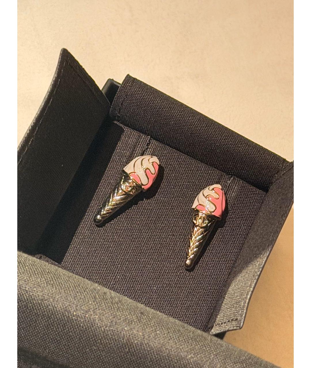 CHANEL Розовые металлические серьги, фото 2