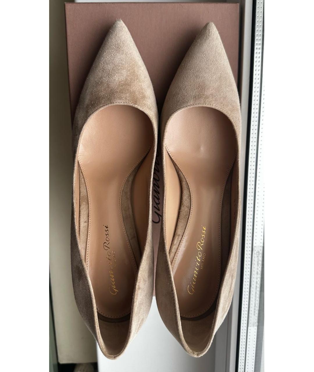 GIANVITO ROSSI Бежевые замшевые туфли, фото 3