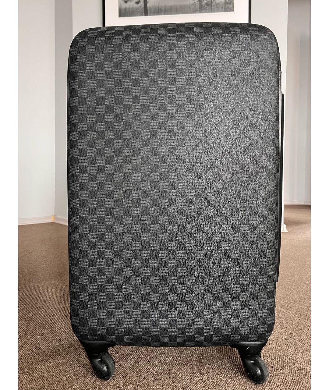 LOUIS VUITTON Серый кожаный чемодан, фото 9