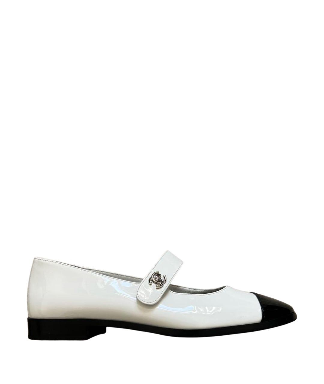 CHANEL Белые балетки из лакированной кожи, фото 1