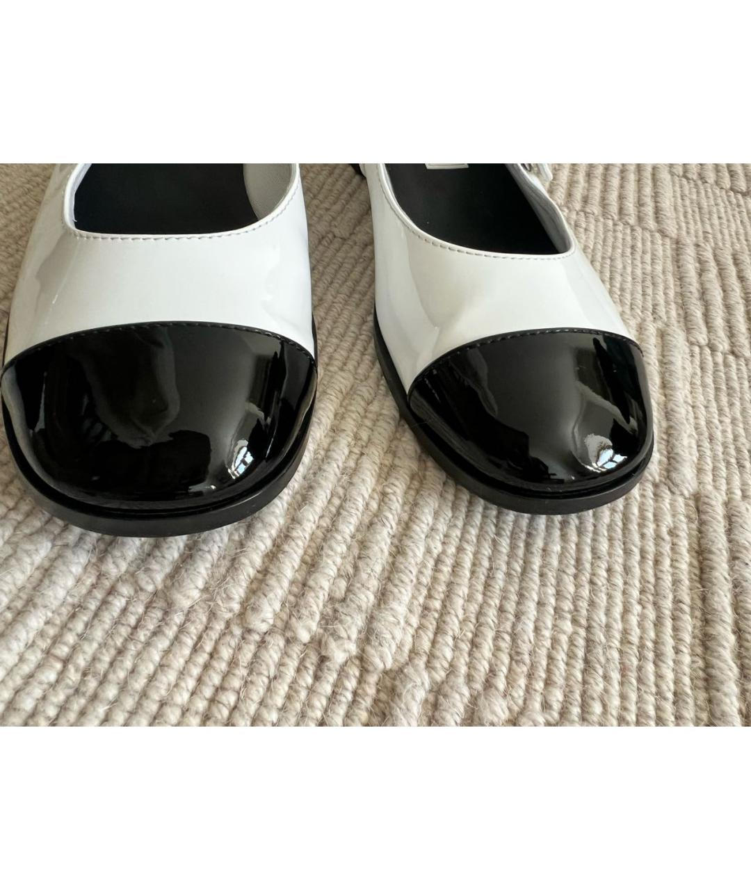 CHANEL Белые балетки из лакированной кожи, фото 5