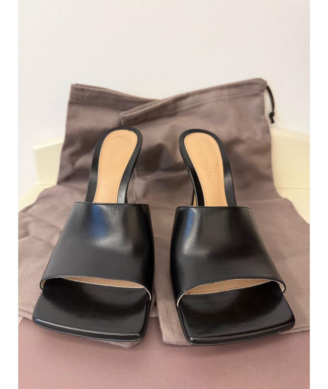 BOTTEGA VENETA Черные кожаные мюли, фото 3