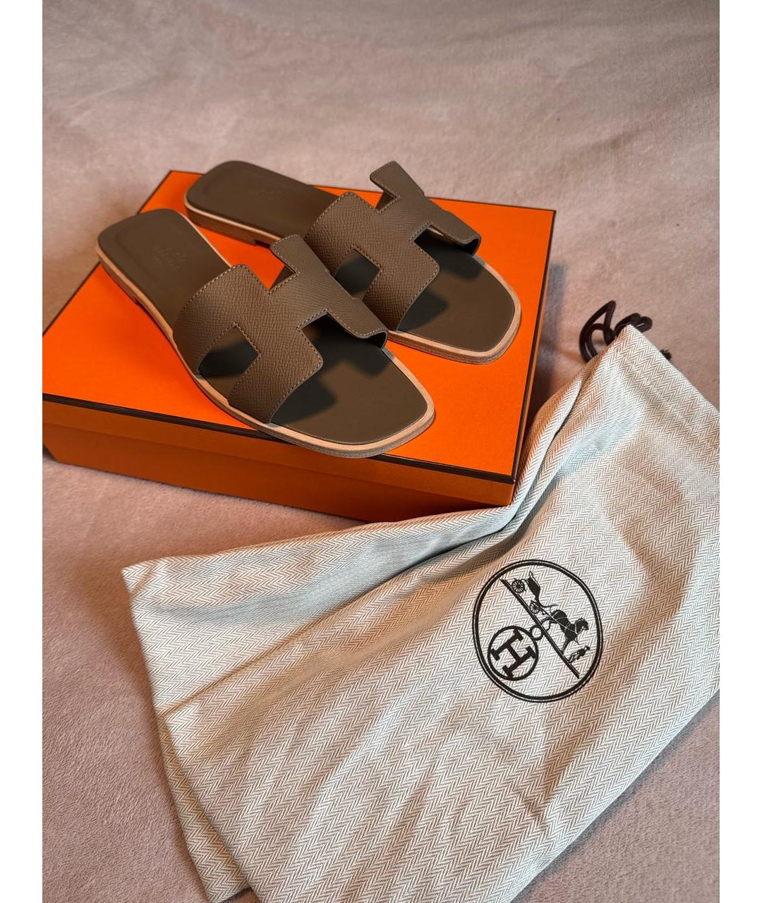 HERMES Серые кожаные шлепанцы, фото 2