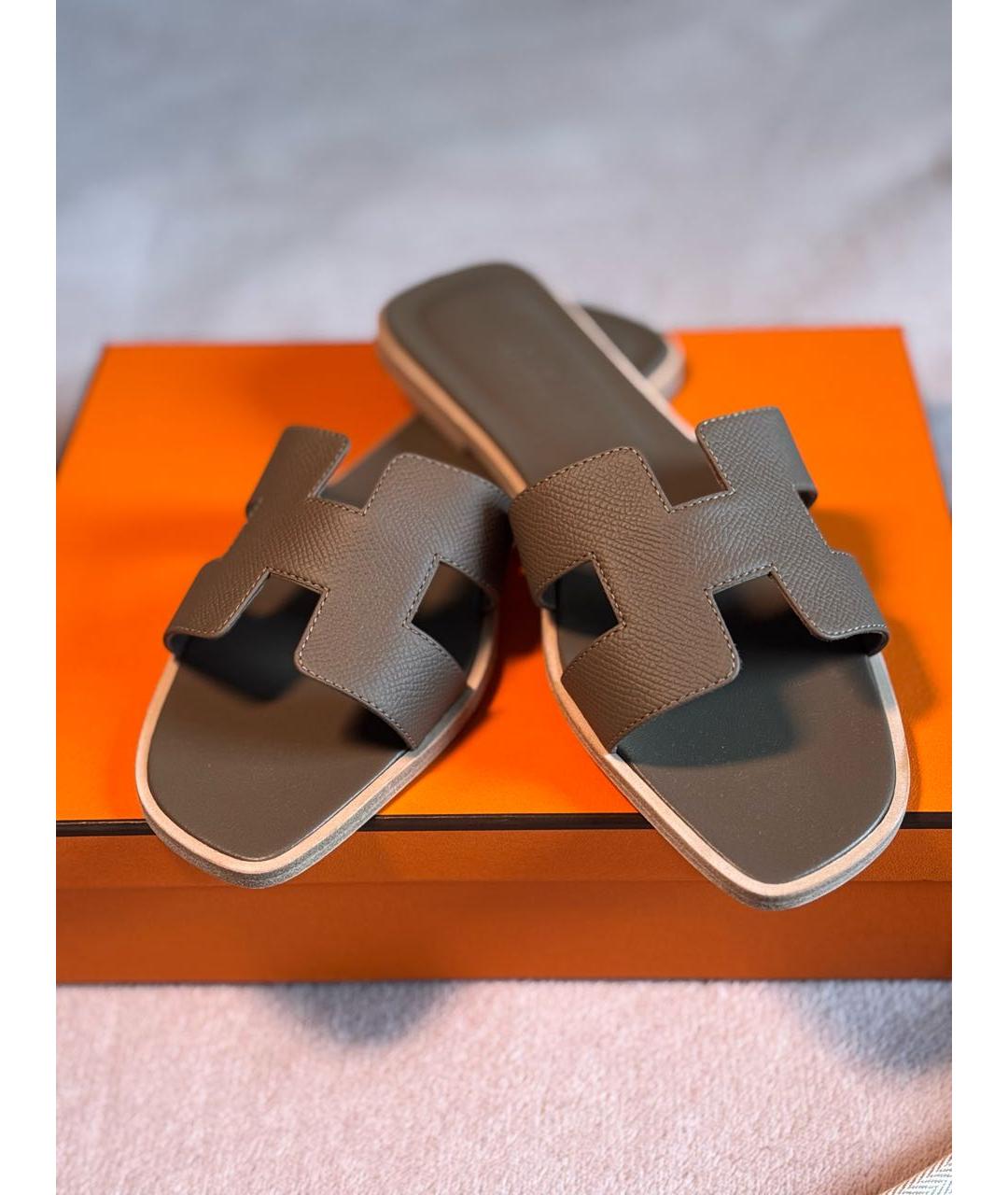 HERMES Серые кожаные шлепанцы, фото 4