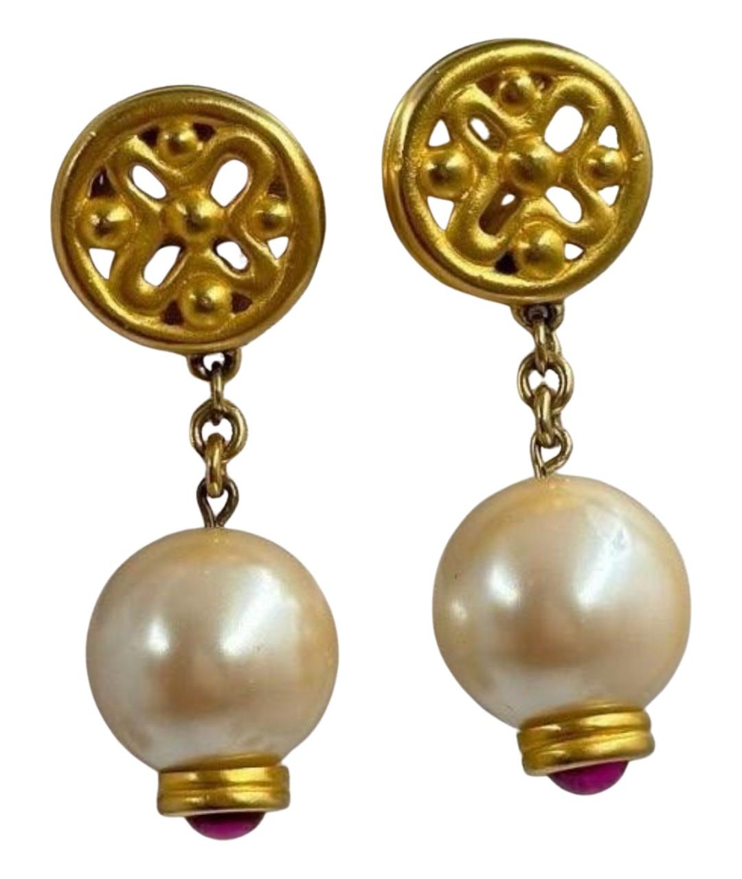 GIVENCHY Золотые металлические клипсы, фото 1