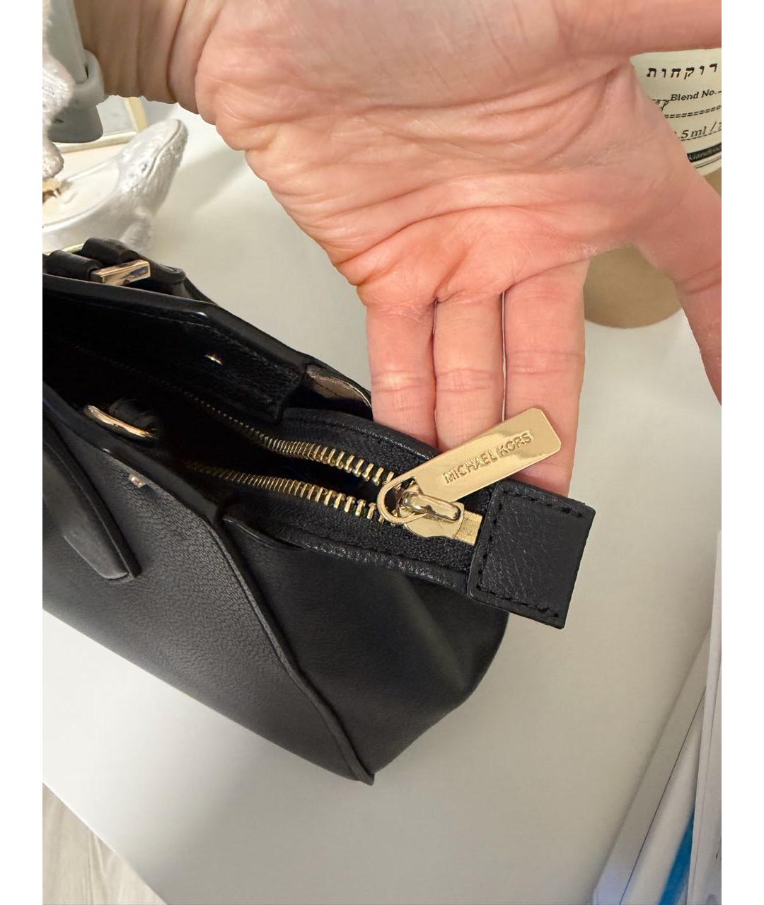 MICHAEL KORS Черная кожаная сумка с короткими ручками, фото 4