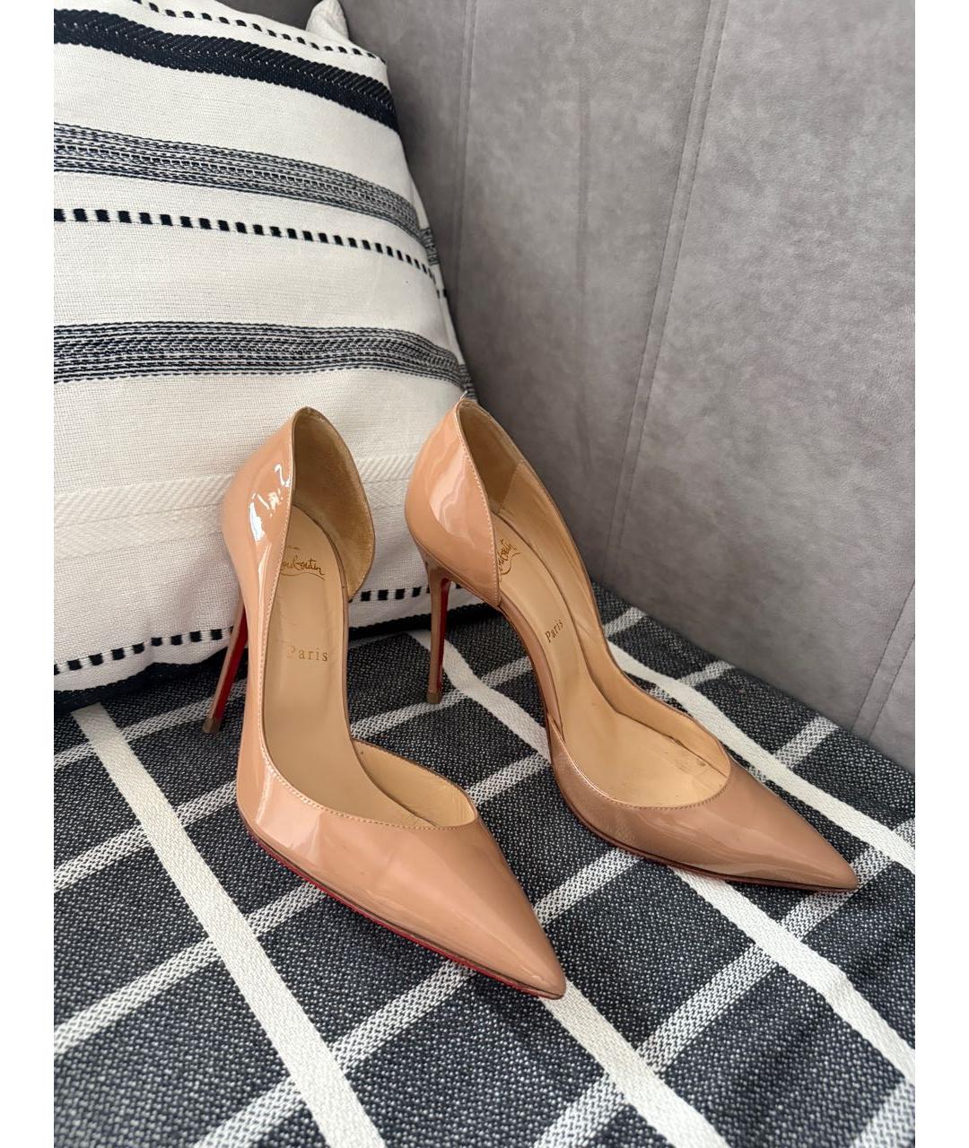 CHRISTIAN LOUBOUTIN Бежевые туфли из лакированной кожи, фото 4