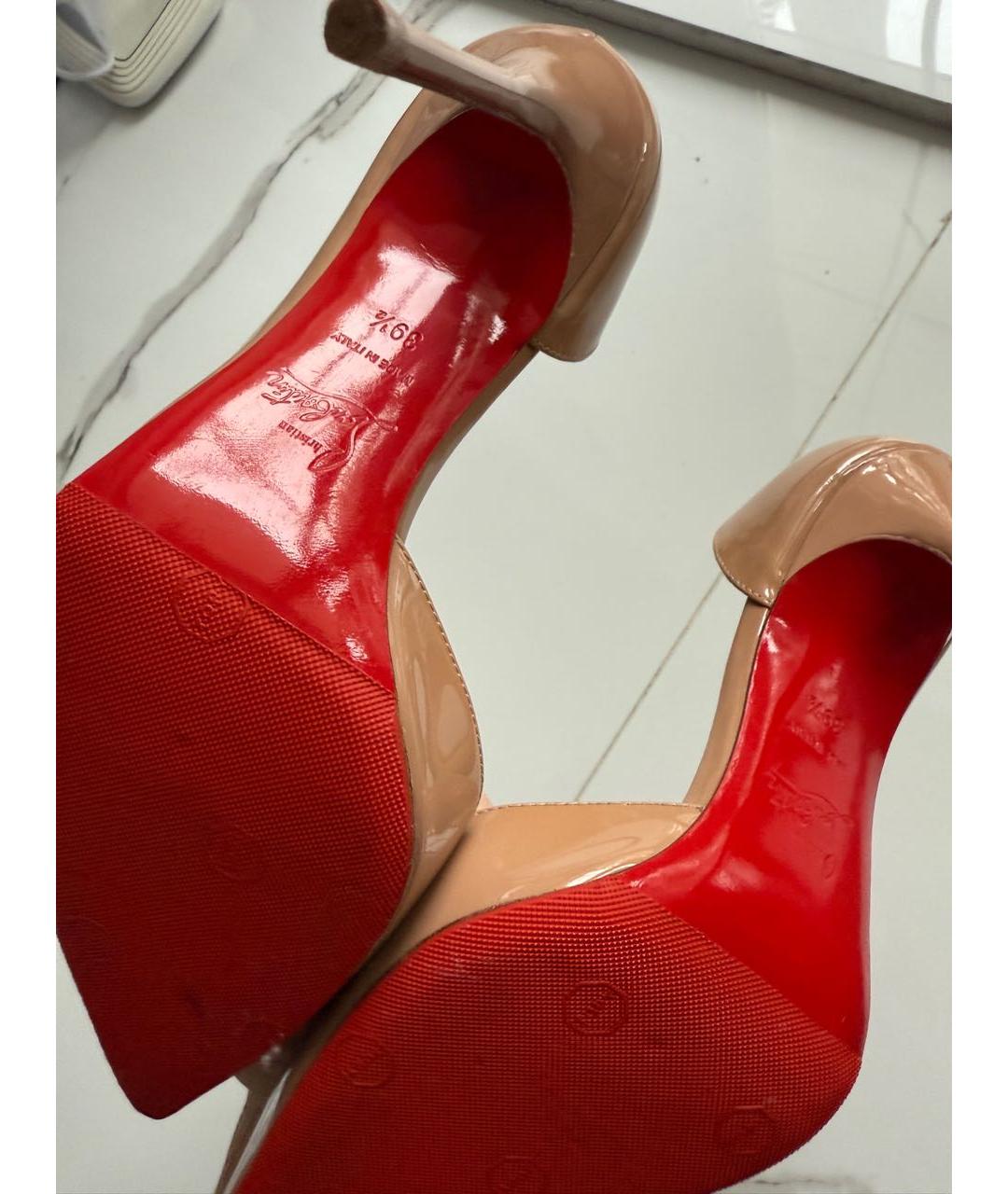 CHRISTIAN LOUBOUTIN Бежевые туфли из лакированной кожи, фото 7