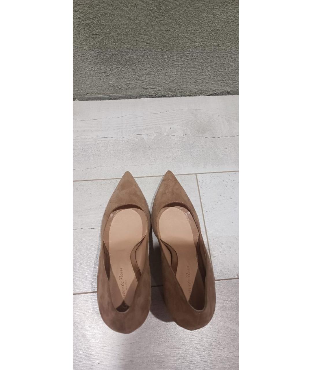 GIANVITO ROSSI Бежевые замшевые туфли, фото 3