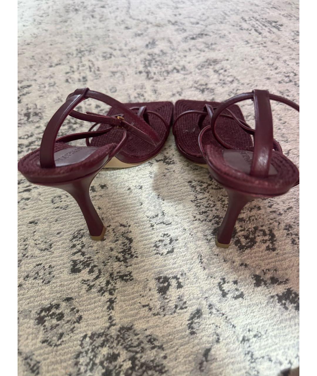 BOTTEGA VENETA Бордовые кожаные босоножки, фото 3