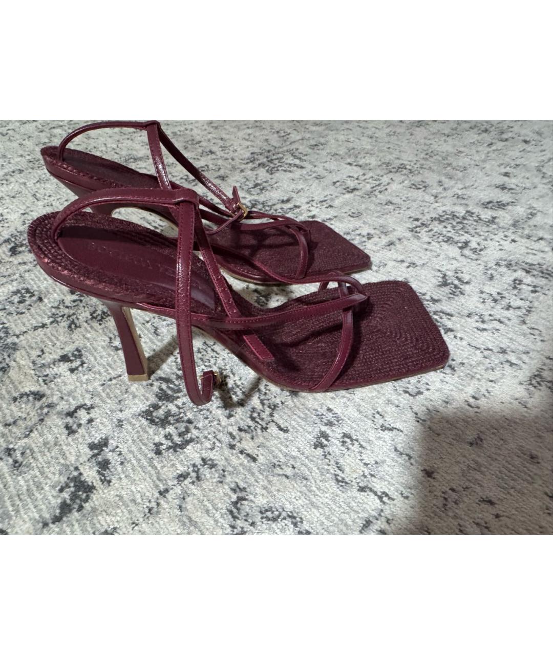 BOTTEGA VENETA Бордовые кожаные босоножки, фото 6