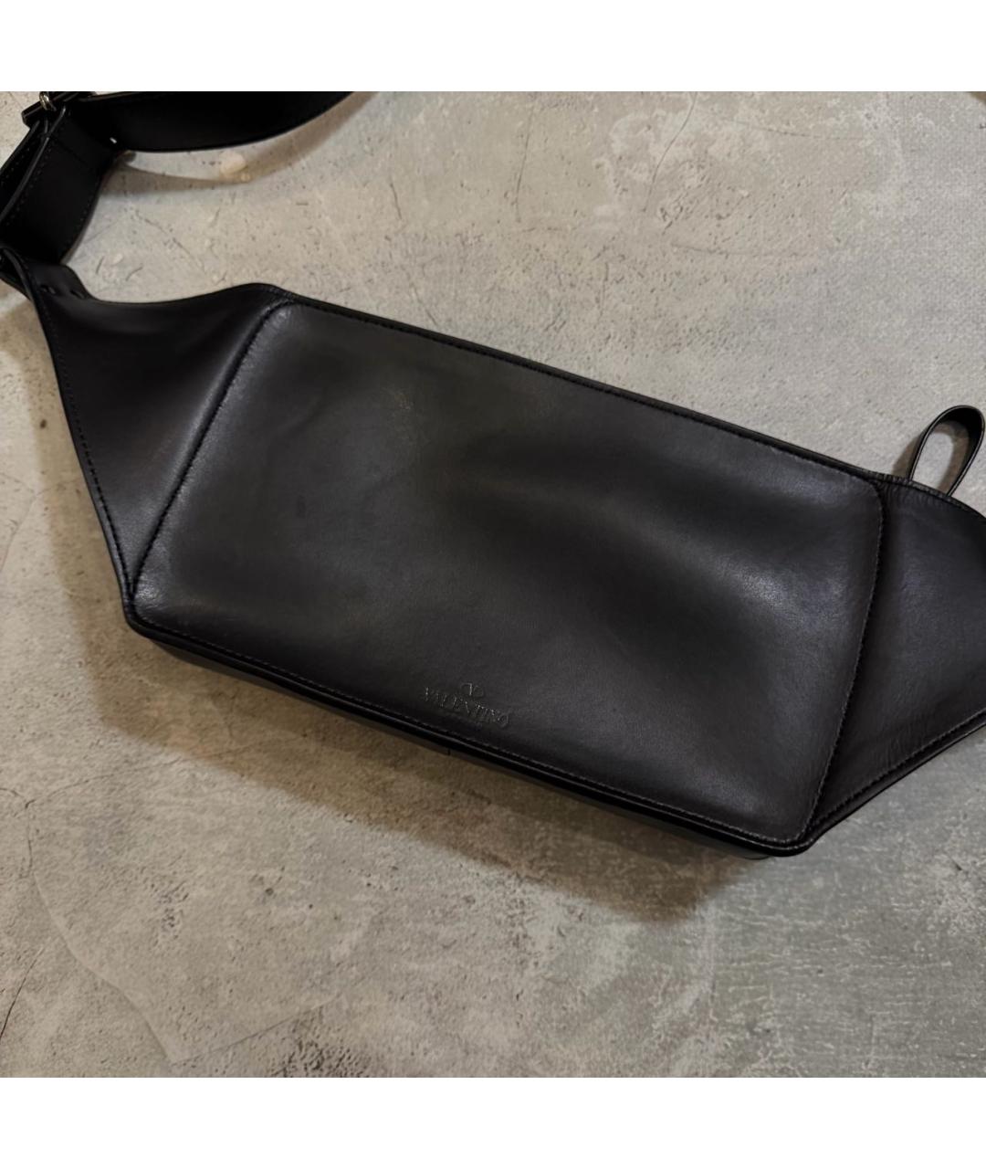 VALENTINO Черная кожаная сумка на плечо, фото 3