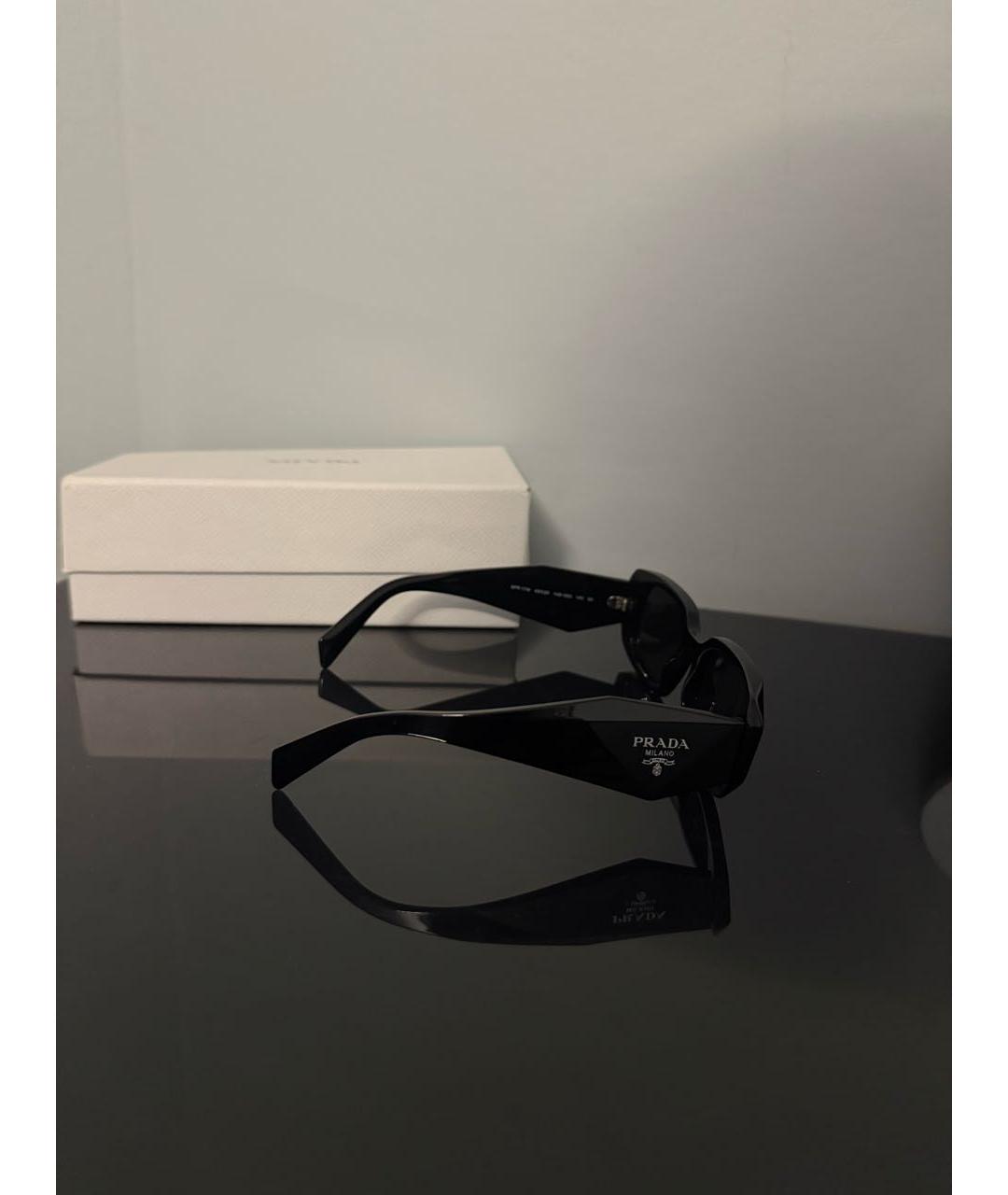 PRADA Черные пластиковые солнцезащитные очки, фото 3